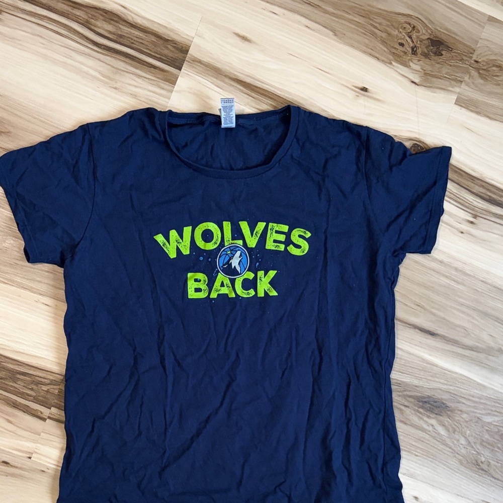 Timberwolves Graphic Tee with Wolves Back Design